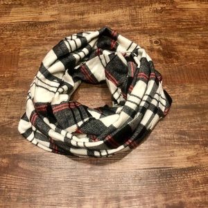 Bizou Plaid Infinity Scarf